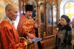 В Казанском храме поздравляли прихожанок с православным женским днем. 